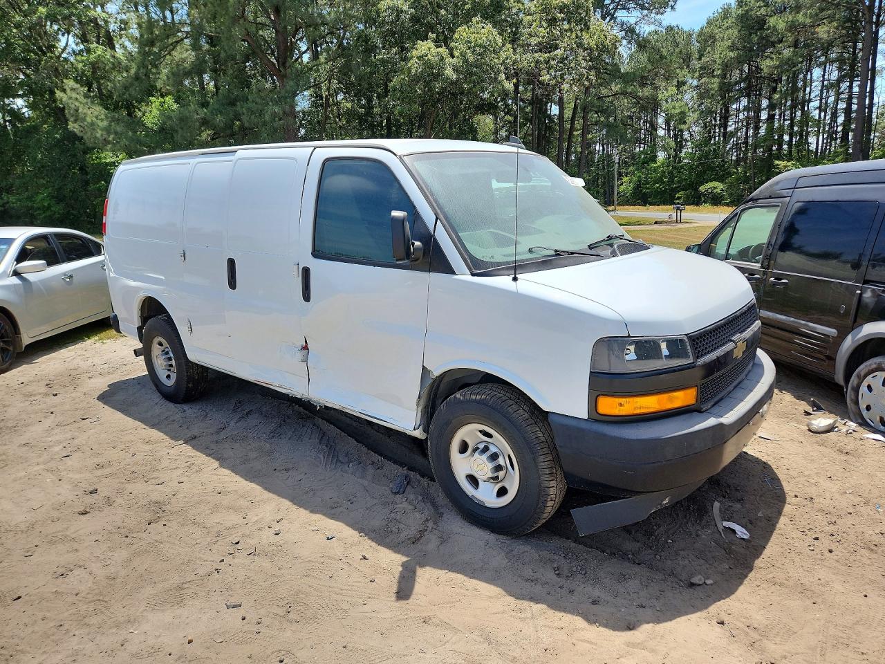 2021 CHEVROLET EXPRESS G2500 — снимка 4