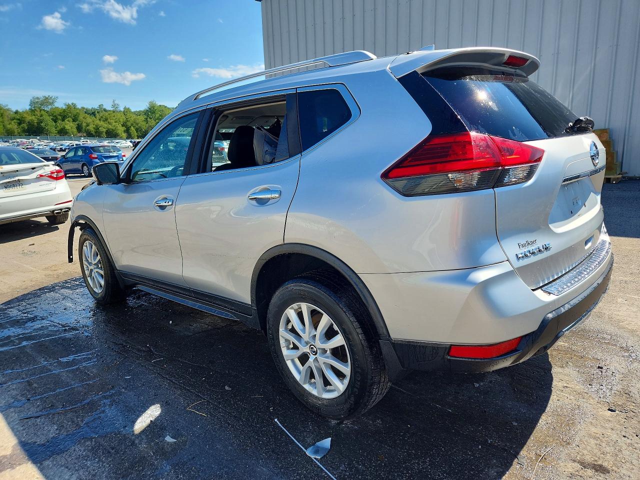 2017 NISSAN ROGUE SV — снимка 2