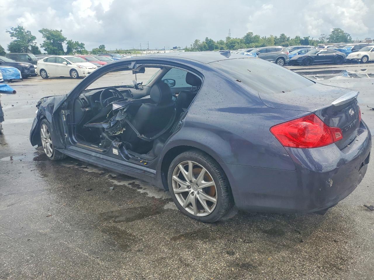 2013 INFINITI G37 — снимка 2