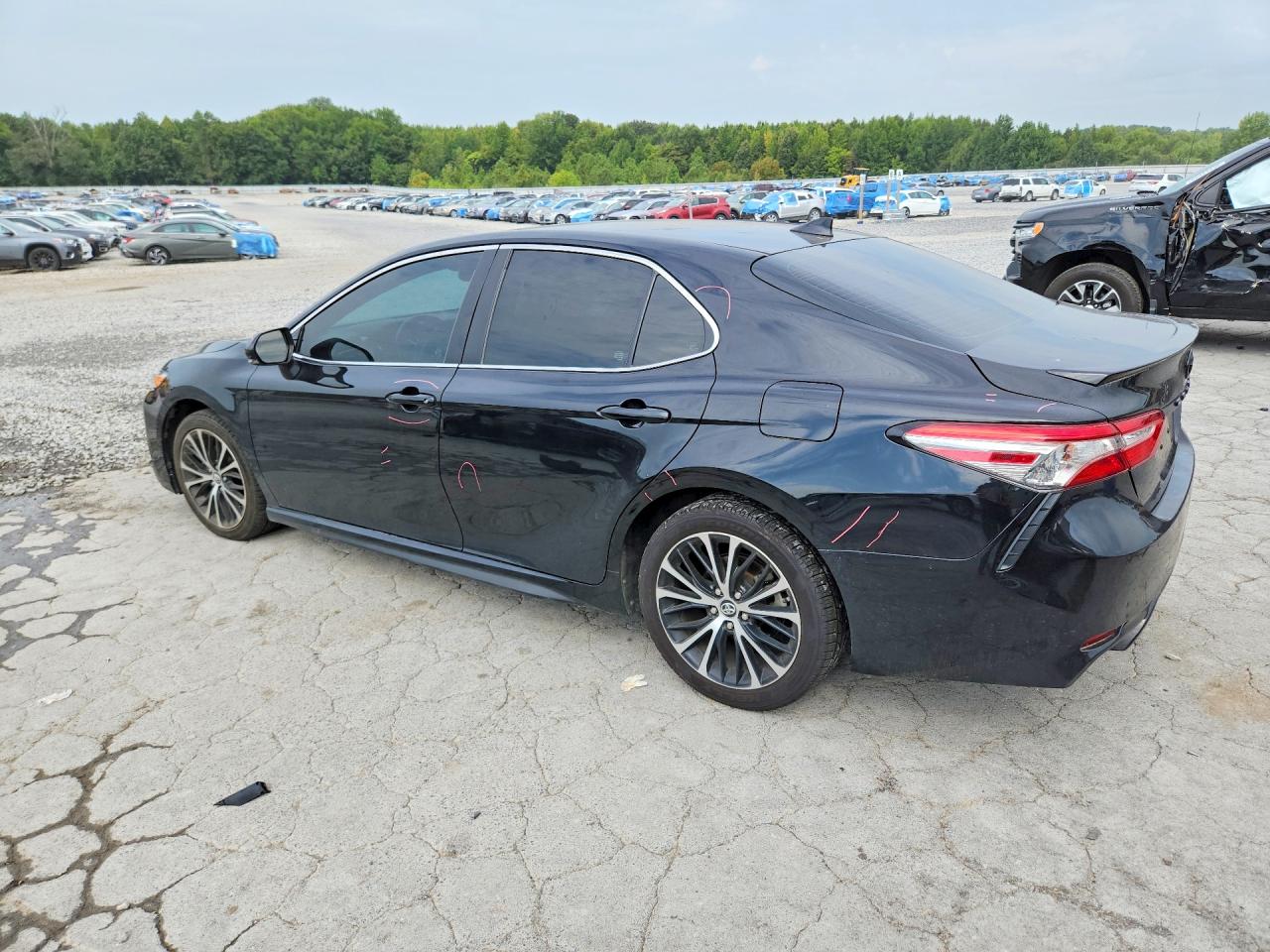 2019 TOYOTA CAMRY SE — снимка 2