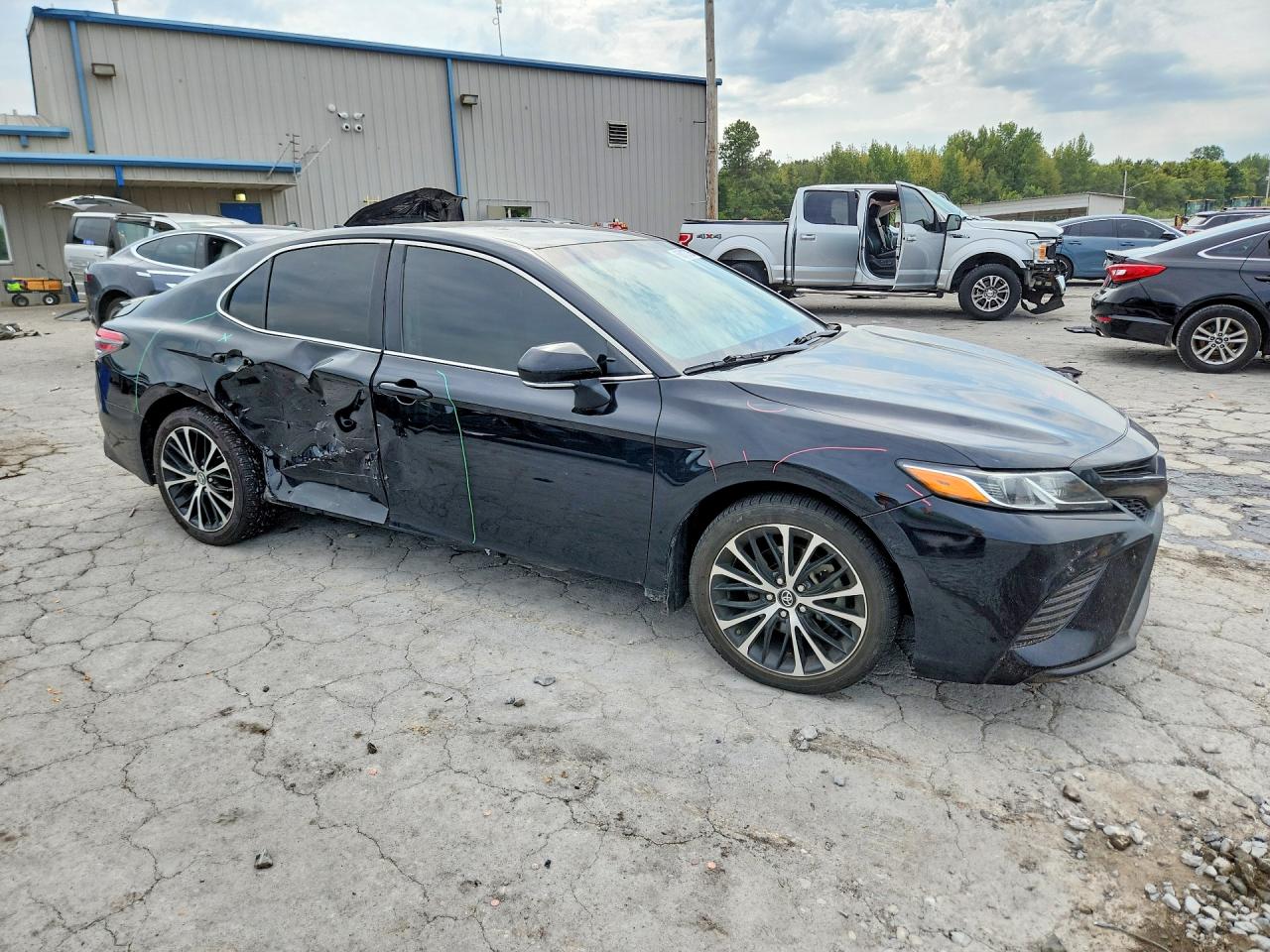 2019 TOYOTA CAMRY SE — снимка 4
