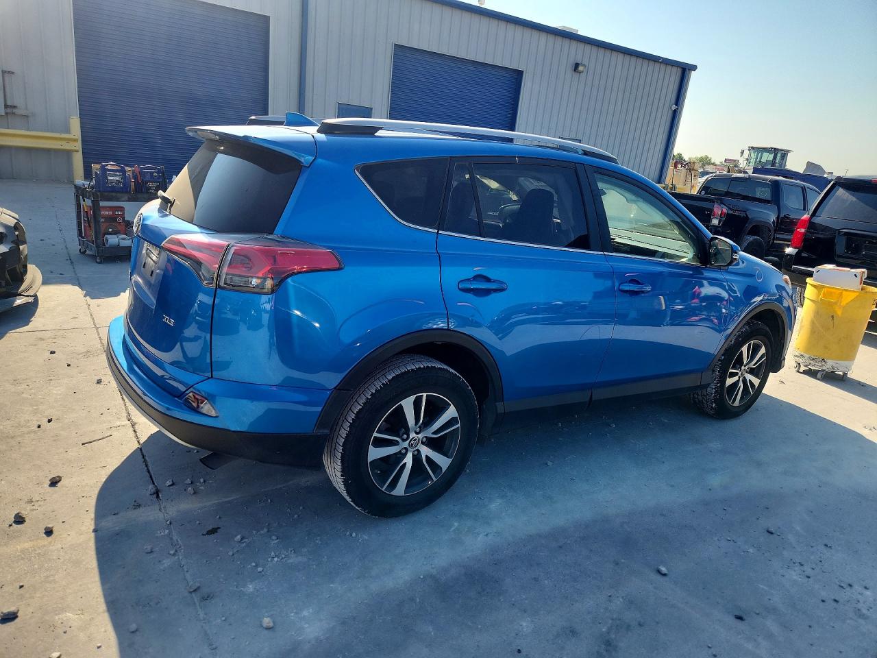 2018 TOYOTA RAV4 XLE — снимка 3