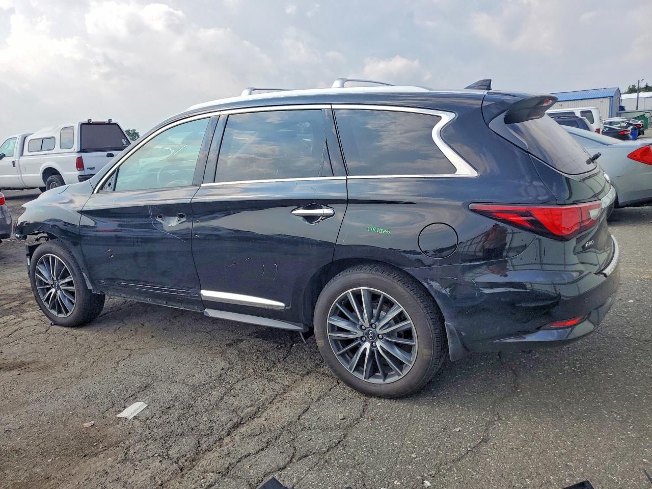 2019 INFINITI QX60 LUXE — снимка 2
