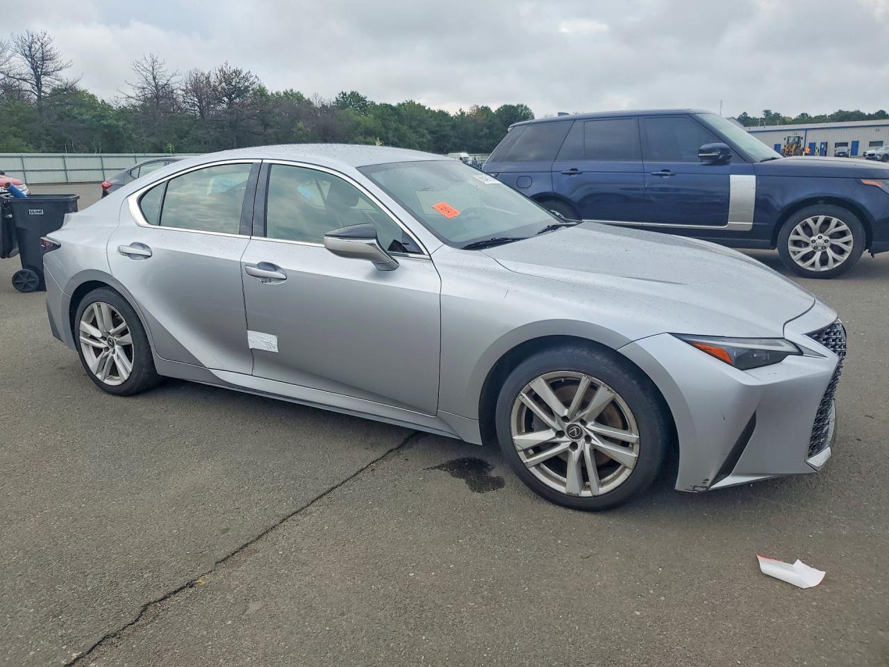 2021 LEXUS IS 300 — photo 4