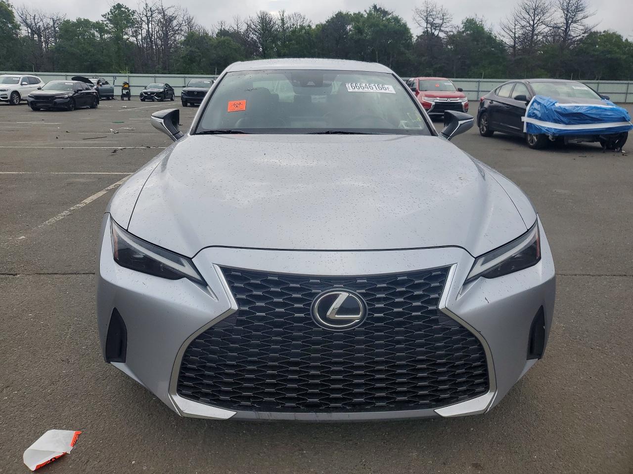2021 LEXUS IS 300 — photo 5