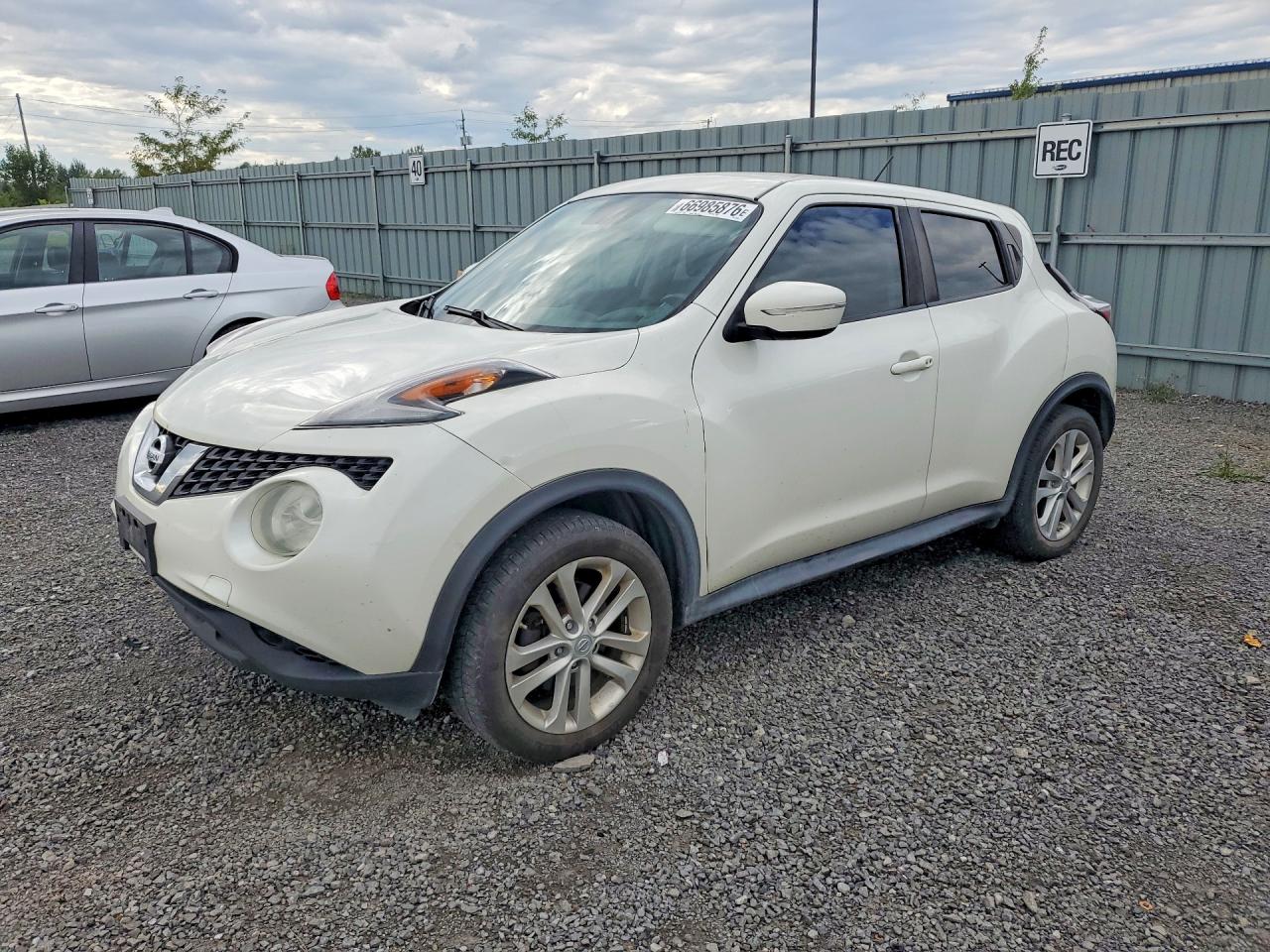 2015 NISSAN JUKE S
