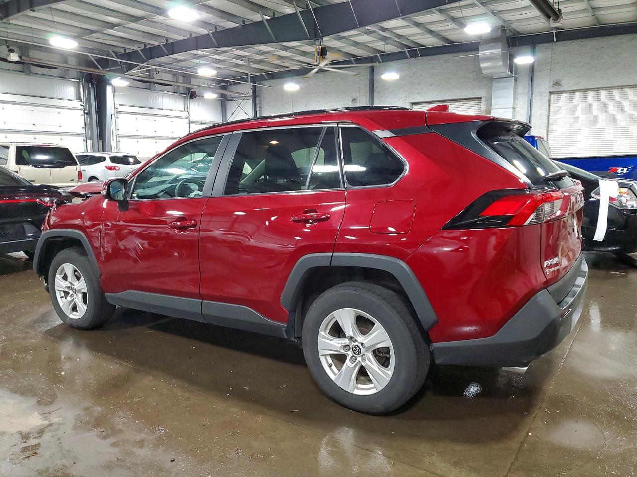 2021 TOYOTA RAV4 XLE — снимка 2