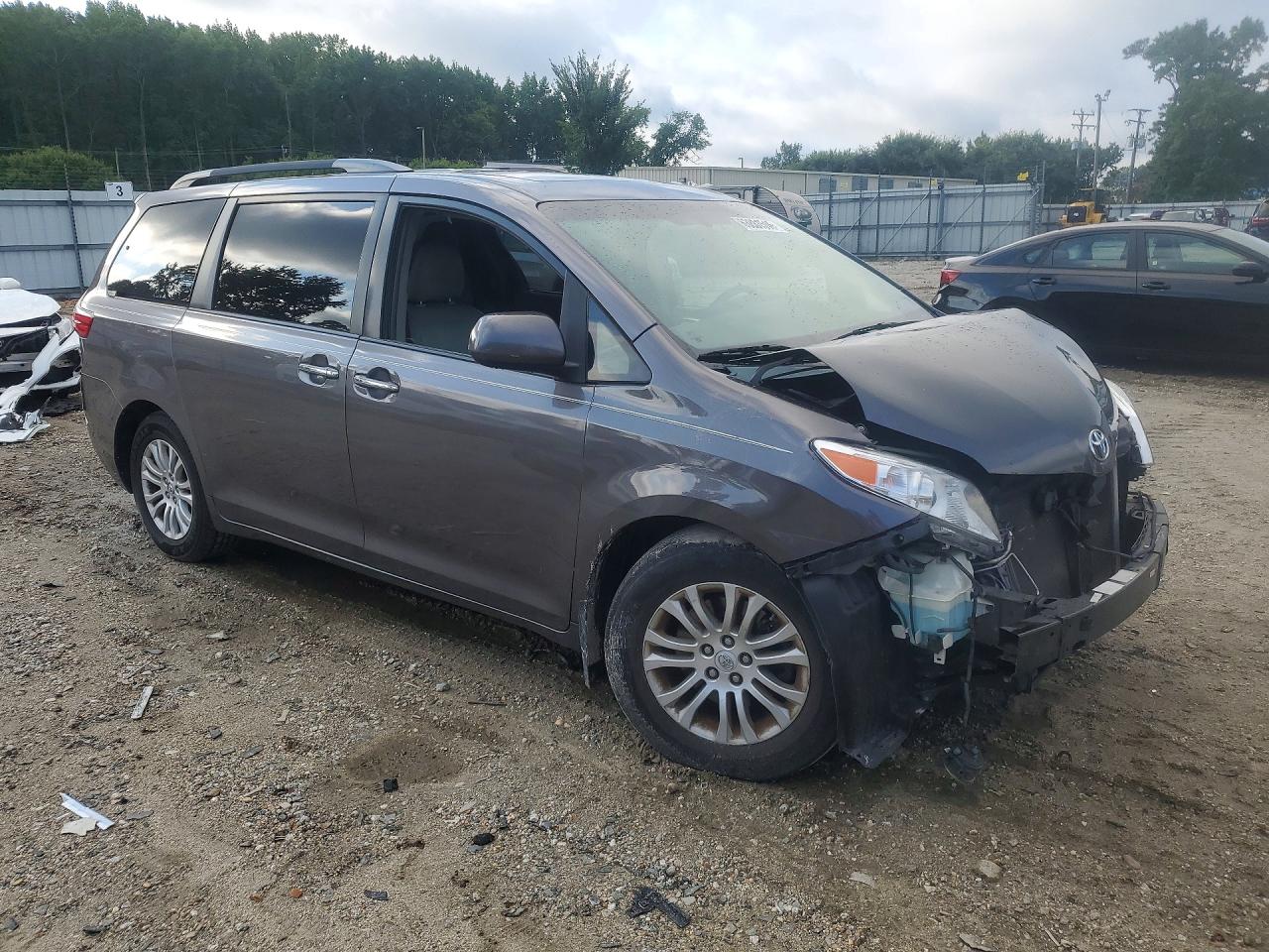 2015 TOYOTA SIENNA CE — снимка 4