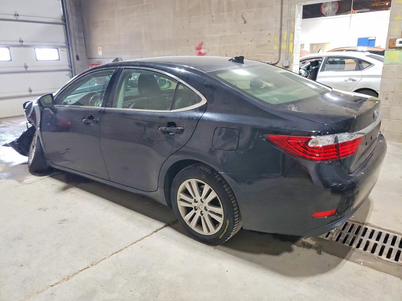 2015 LEXUS ES 350 — снимка 2
