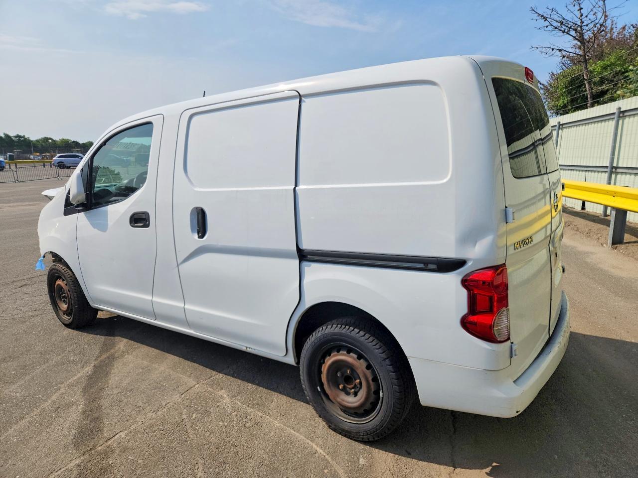 2018 NISSAN NV200 SV — снимка 2