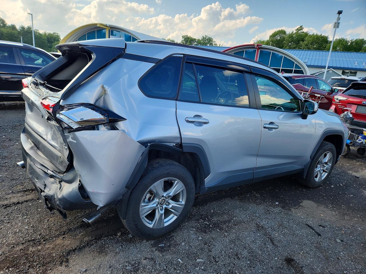2024 TOYOTA RAV4 XLE — снимка 3