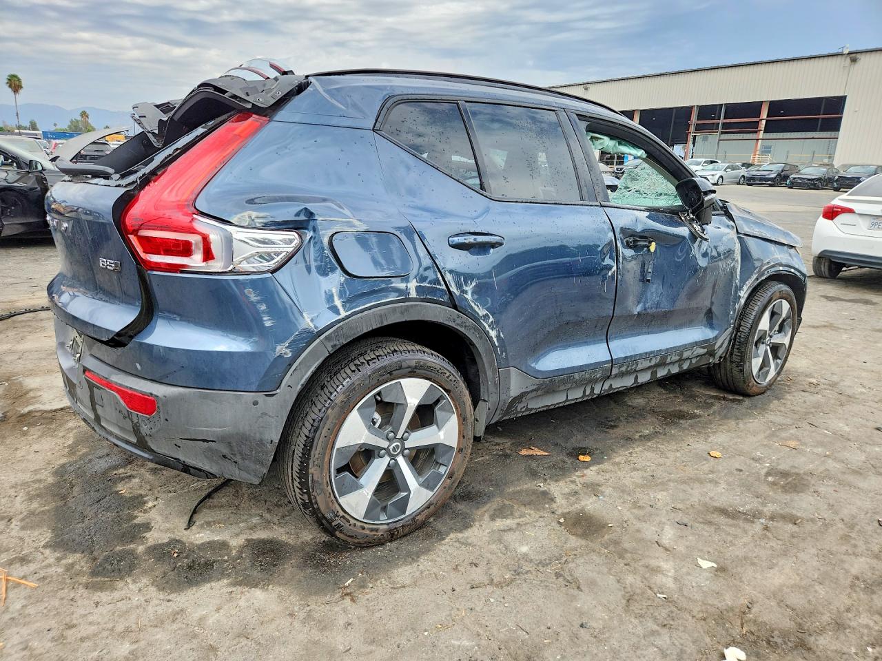 2026 VOLVO XC40 PLUS — снимка 3
