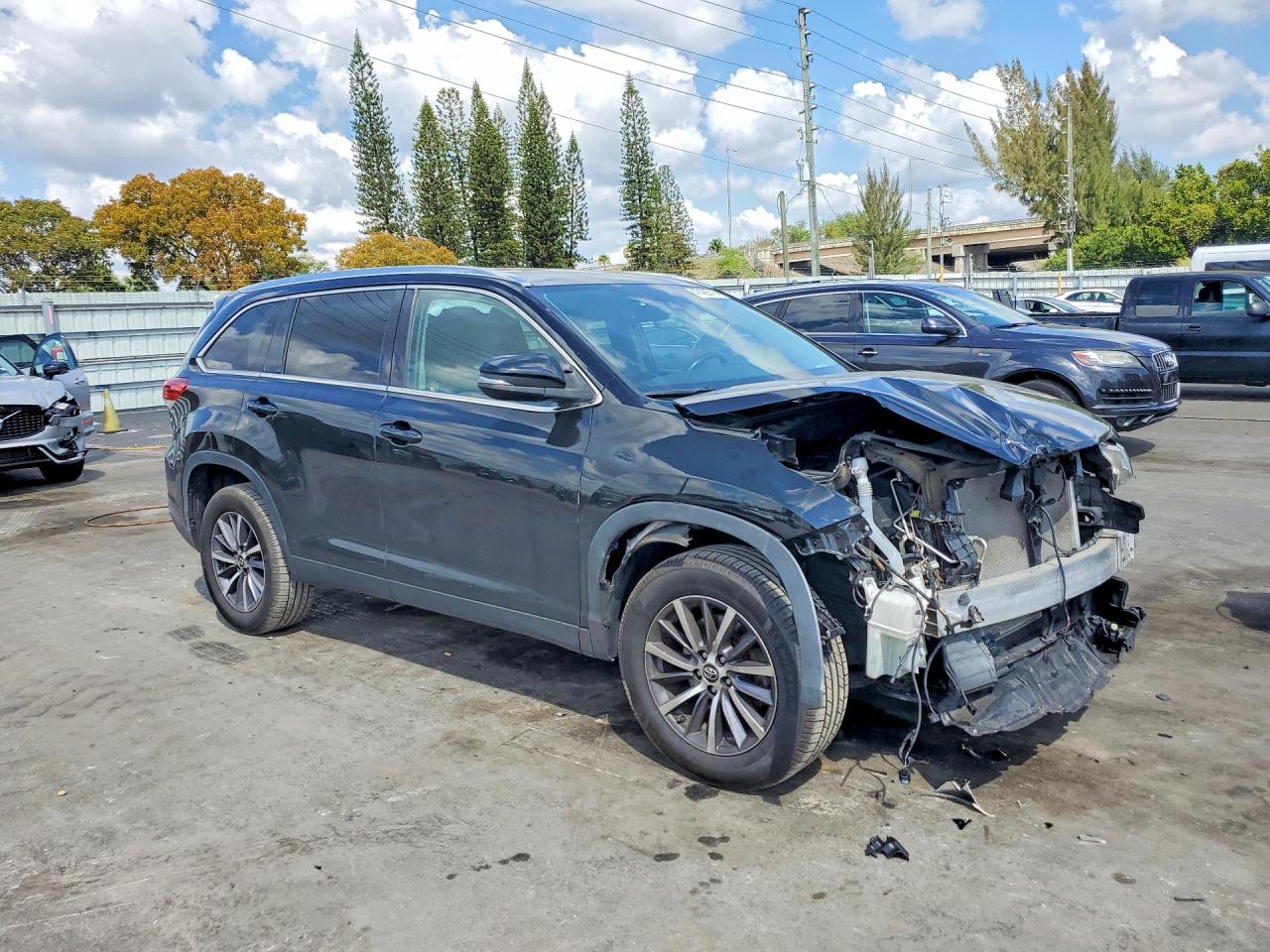 2019 TOYOTA HIGHLANDER XLE — снимка 4