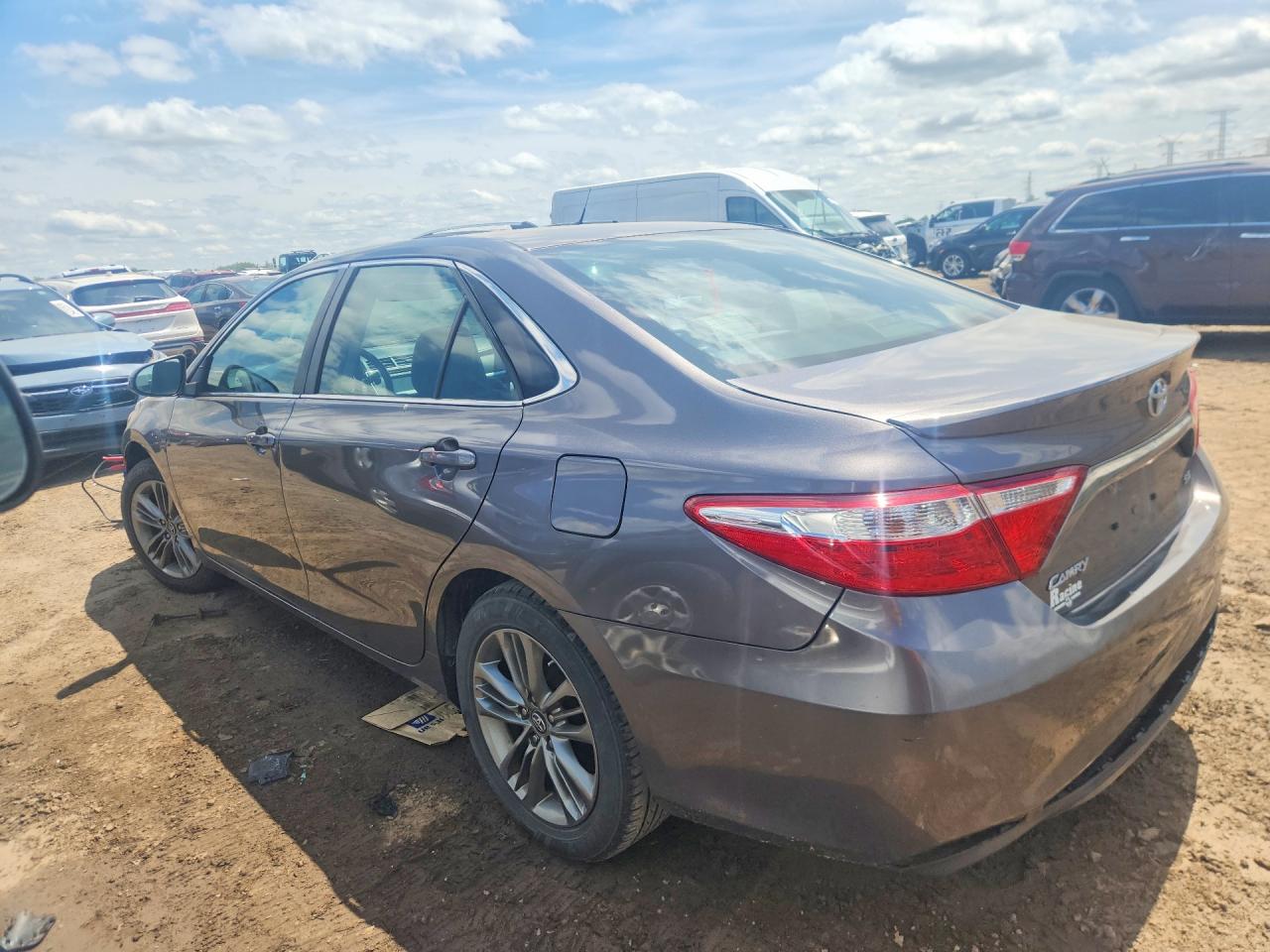2017 TOYOTA CAMRY SE — снимка 2