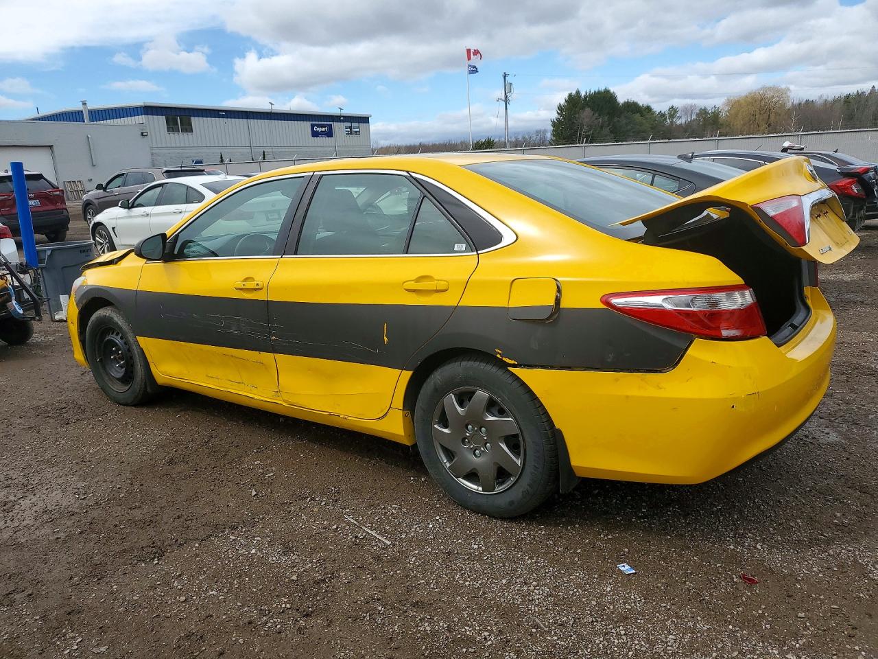 2015 TOYOTA CAMRY LE — снимка 2