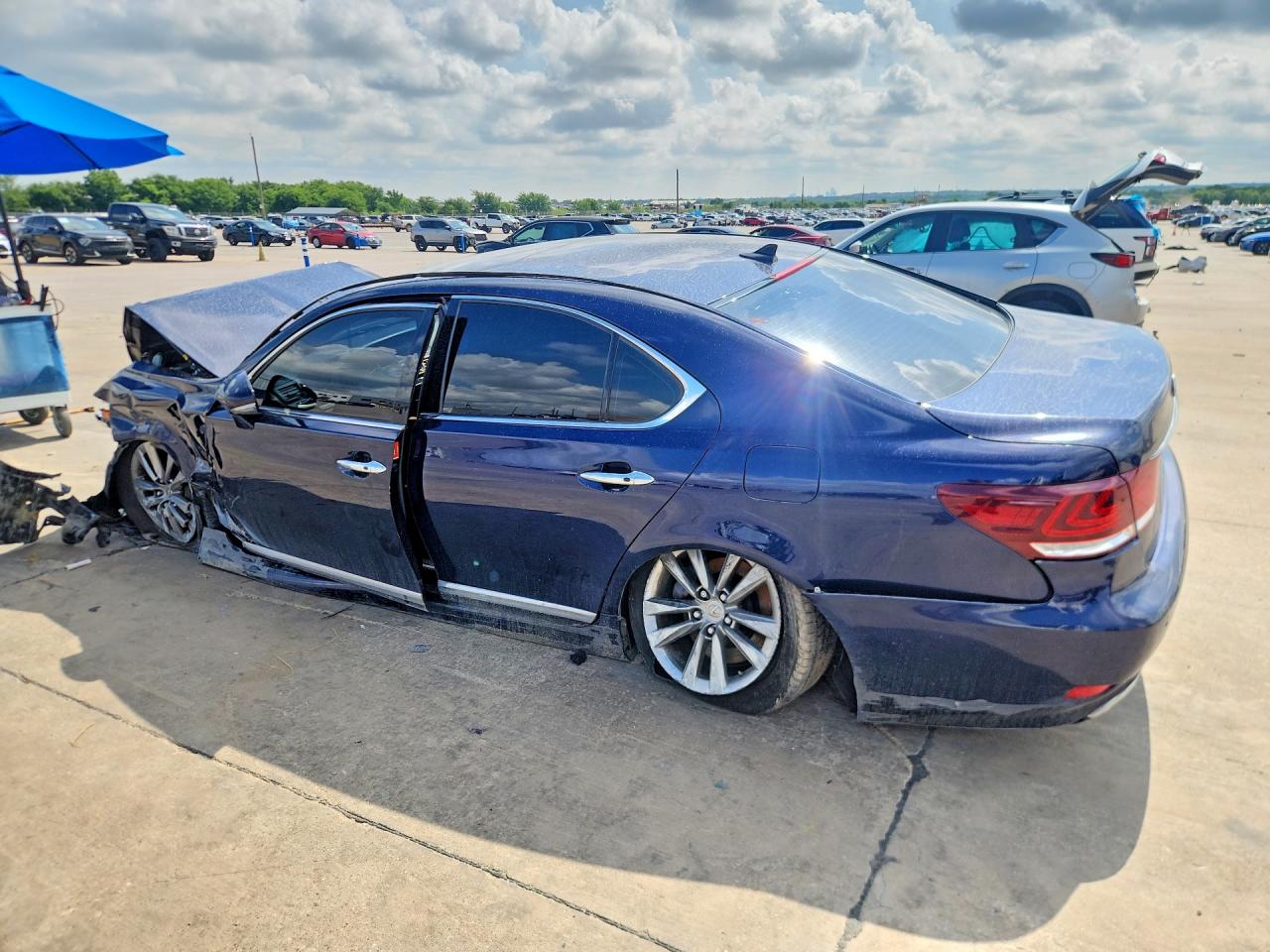 2013 LEXUS LS 460 — снимка 2