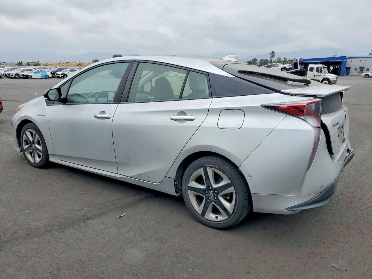 2016 TOYOTA PRIUS FOUR TOURING — снимка 2