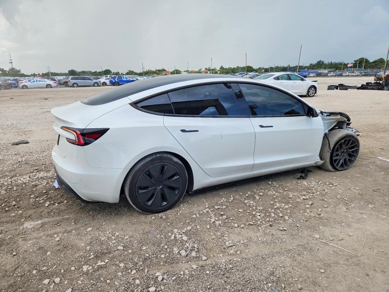 2025 TESLA MODEL 3 — снимка 3