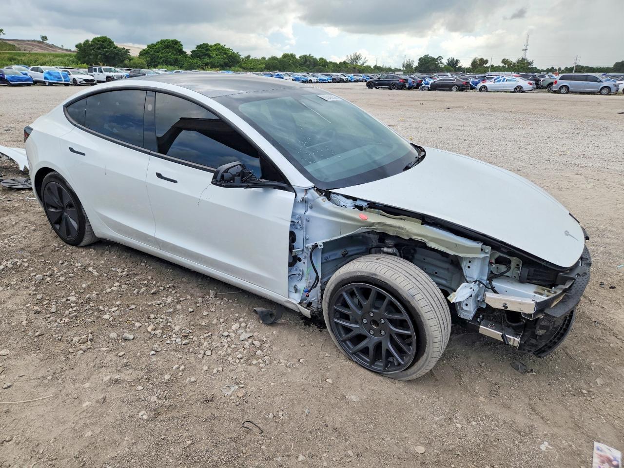 2025 TESLA MODEL 3 — снимка 4