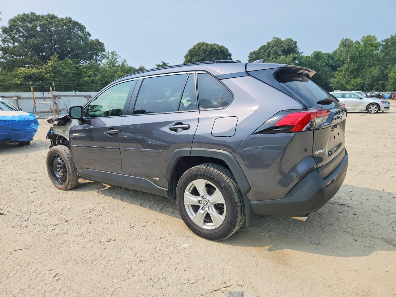 2021 TOYOTA RAV4 XLE — снимка 2