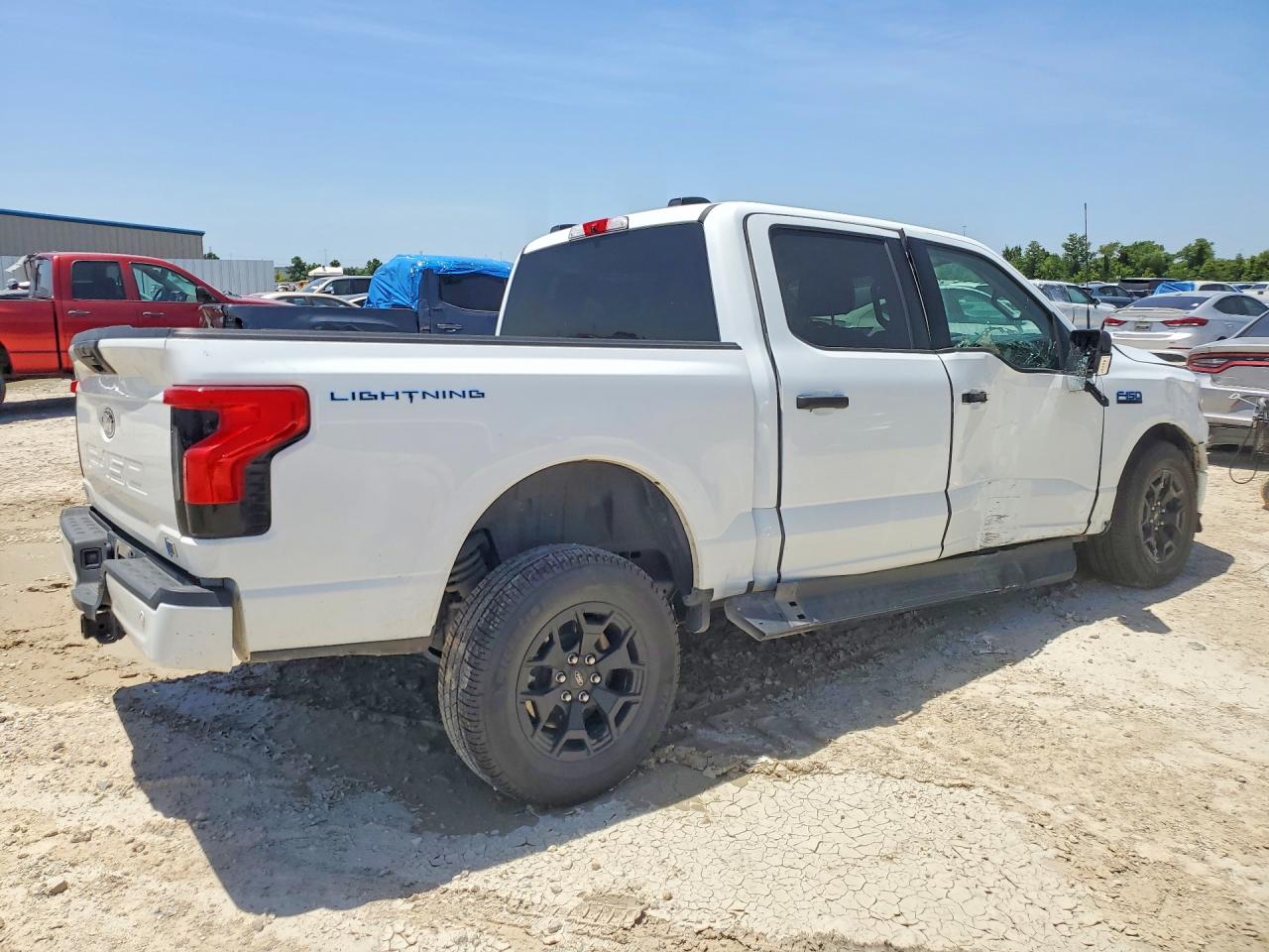 2025 FORD F150 LIGHTNING XLT — снимка 3
