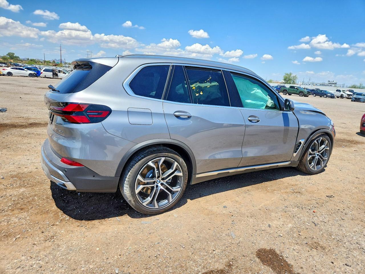 2026 BMW X5 XDRIVE50E — снимка 3
