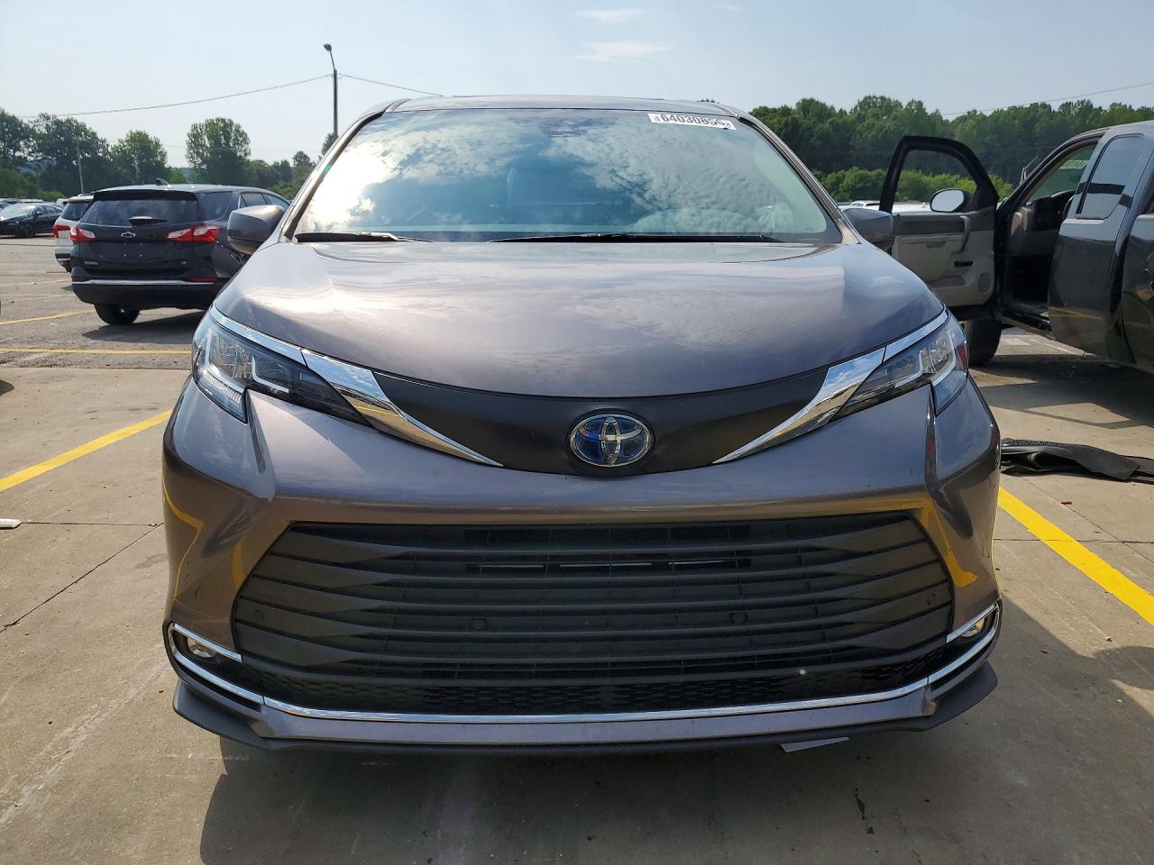 2023 TOYOTA SIENNA XLE — снимка 5