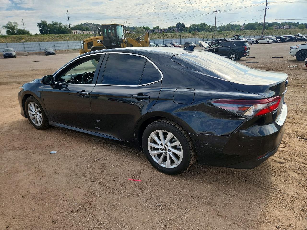2021 TOYOTA CAMRY LE — снимка 2