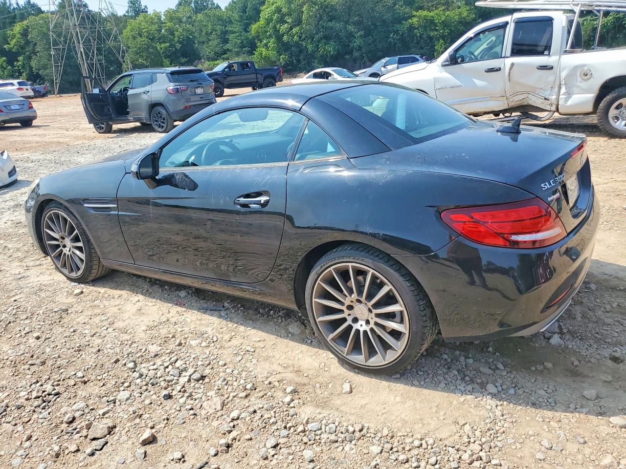 2017 MERCEDES-BENZ SLC 300 — снимка 2