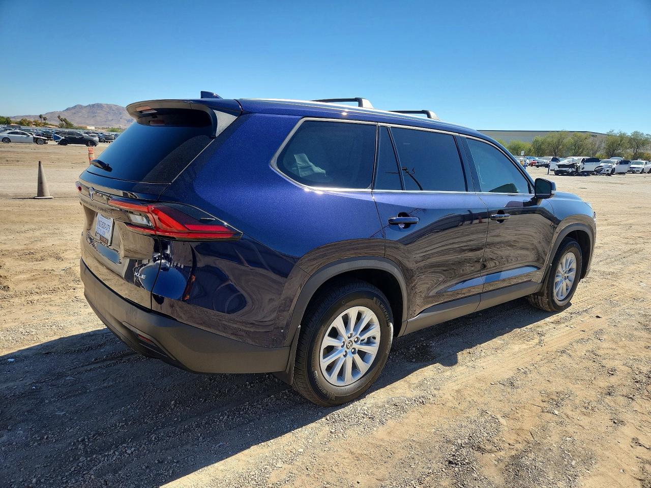 2026 TOYOTA GRAND HIGHLANDER XLE — photo 3