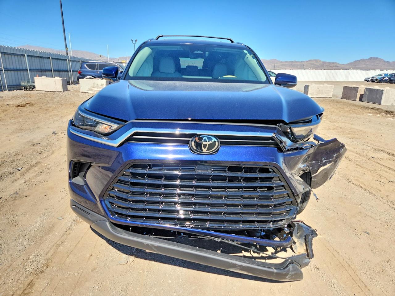 2026 TOYOTA GRAND HIGHLANDER XLE — photo 5