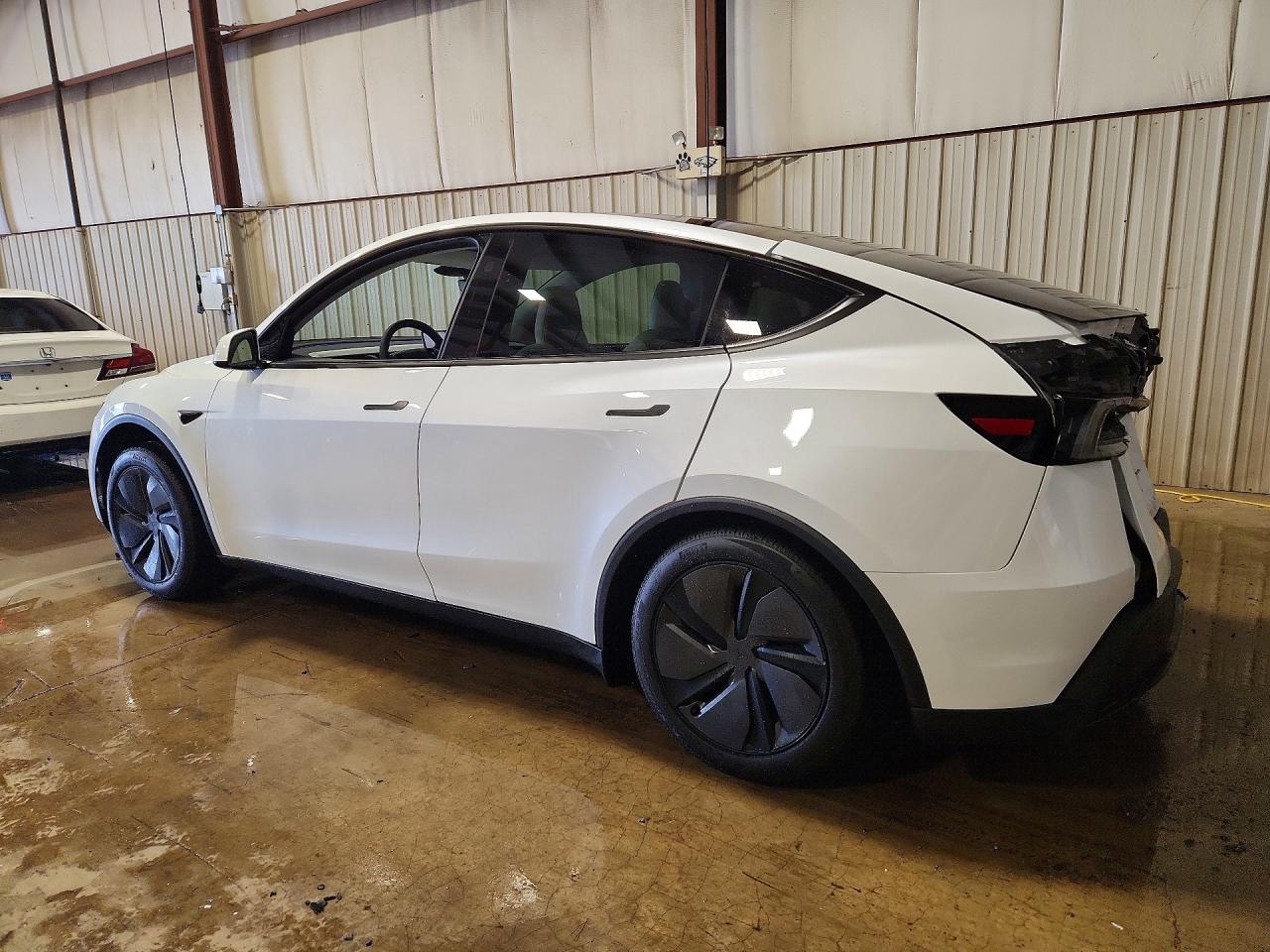 2026 TESLA MODEL Y — снимка 2