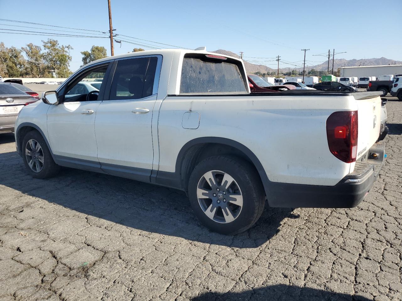 2017 HONDA RIDGELINE RTL — снимка 2