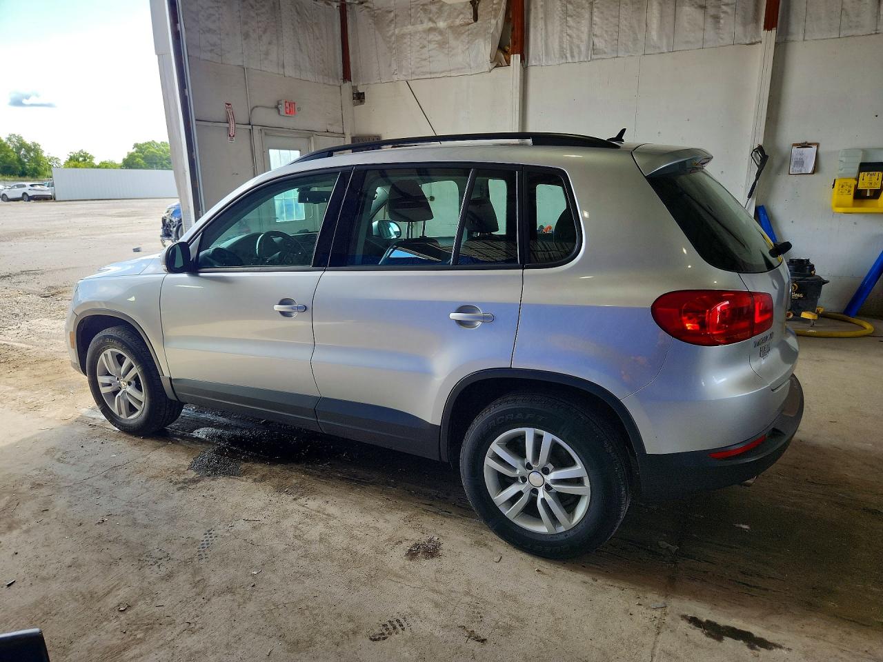 2016 VOLKSWAGEN TIGUAN S — снимка 2