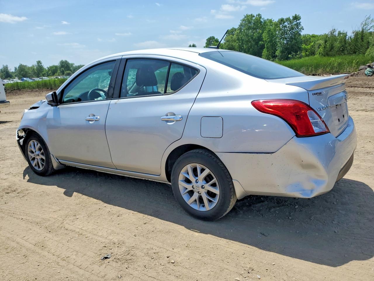 2018 NISSAN VERSA SV — снимка 2