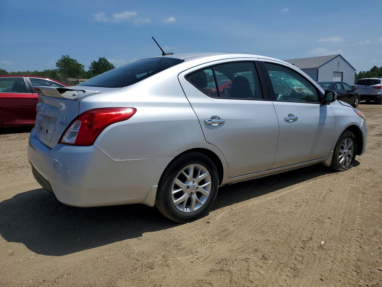 2018 NISSAN VERSA SV — снимка 3