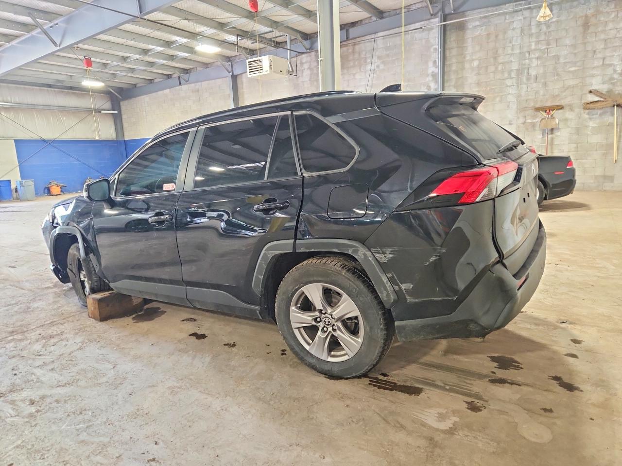 2023 TOYOTA RAV4 XLE — снимка 2