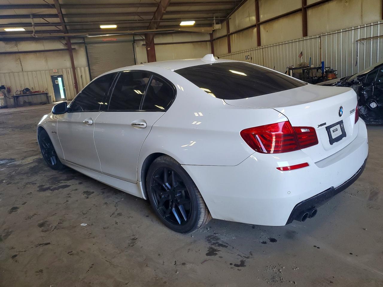 2016 BMW 528 XI — снимка 2