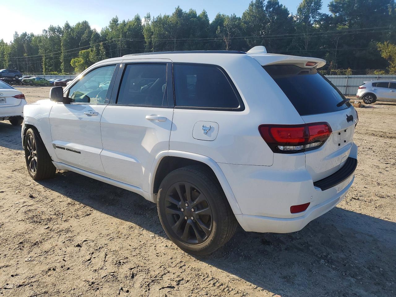 2020 JEEP GRAND CHEROKEE LAREDO — снимка 2