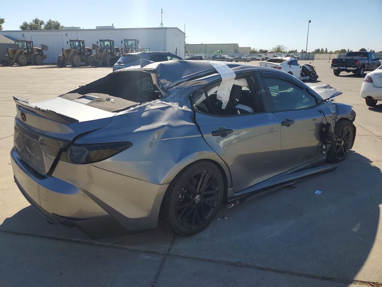 2025 TOYOTA CAMRY SE — снимка 3
