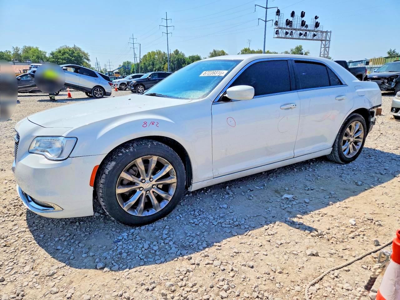 2017 CHRYSLER 300 LIMITED