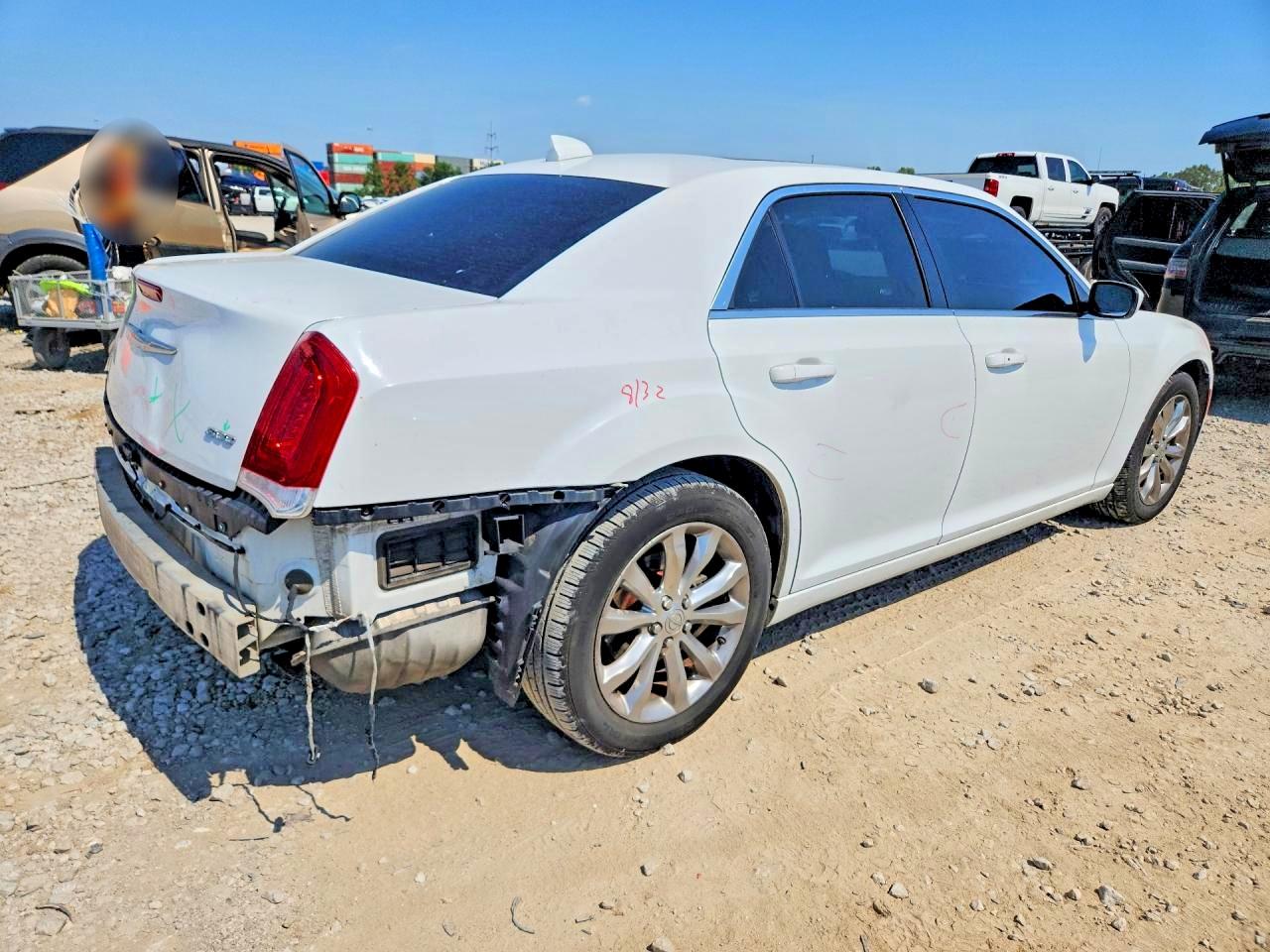 2017 CHRYSLER 300 LIMITED — снимка 3