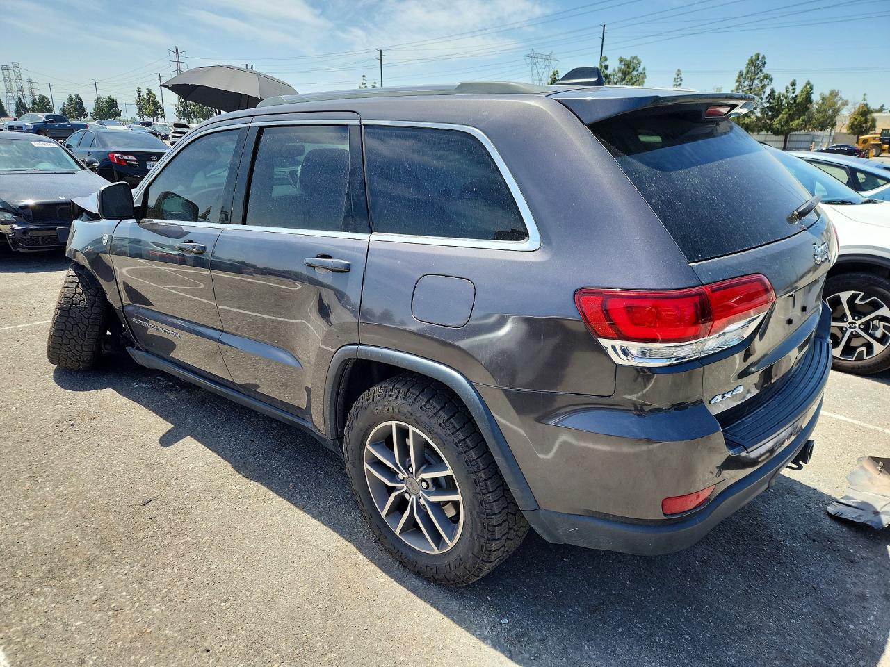 2020 JEEP GRAND CHEROKEE LAREDO — снимка 2