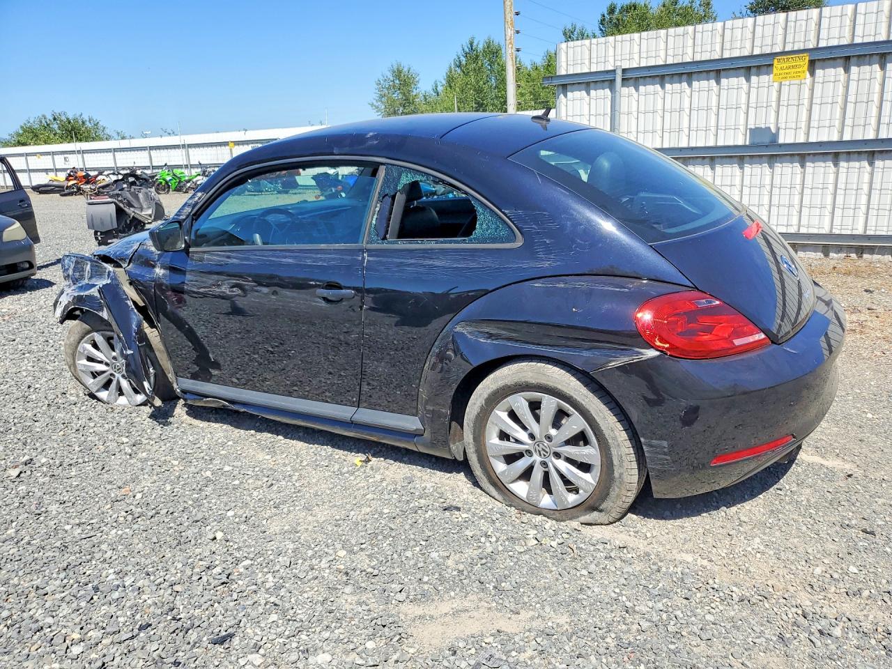 2016 VOLKSWAGEN BEETLE 1.8T — снимка 2