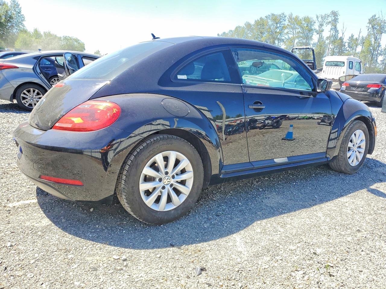 2016 VOLKSWAGEN BEETLE 1.8T — снимка 3