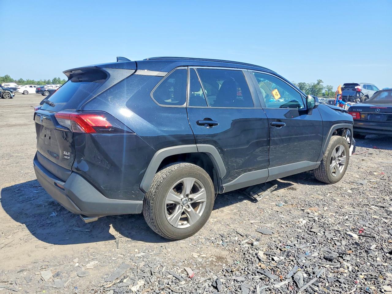 2024 TOYOTA RAV4 XLE — снимка 3