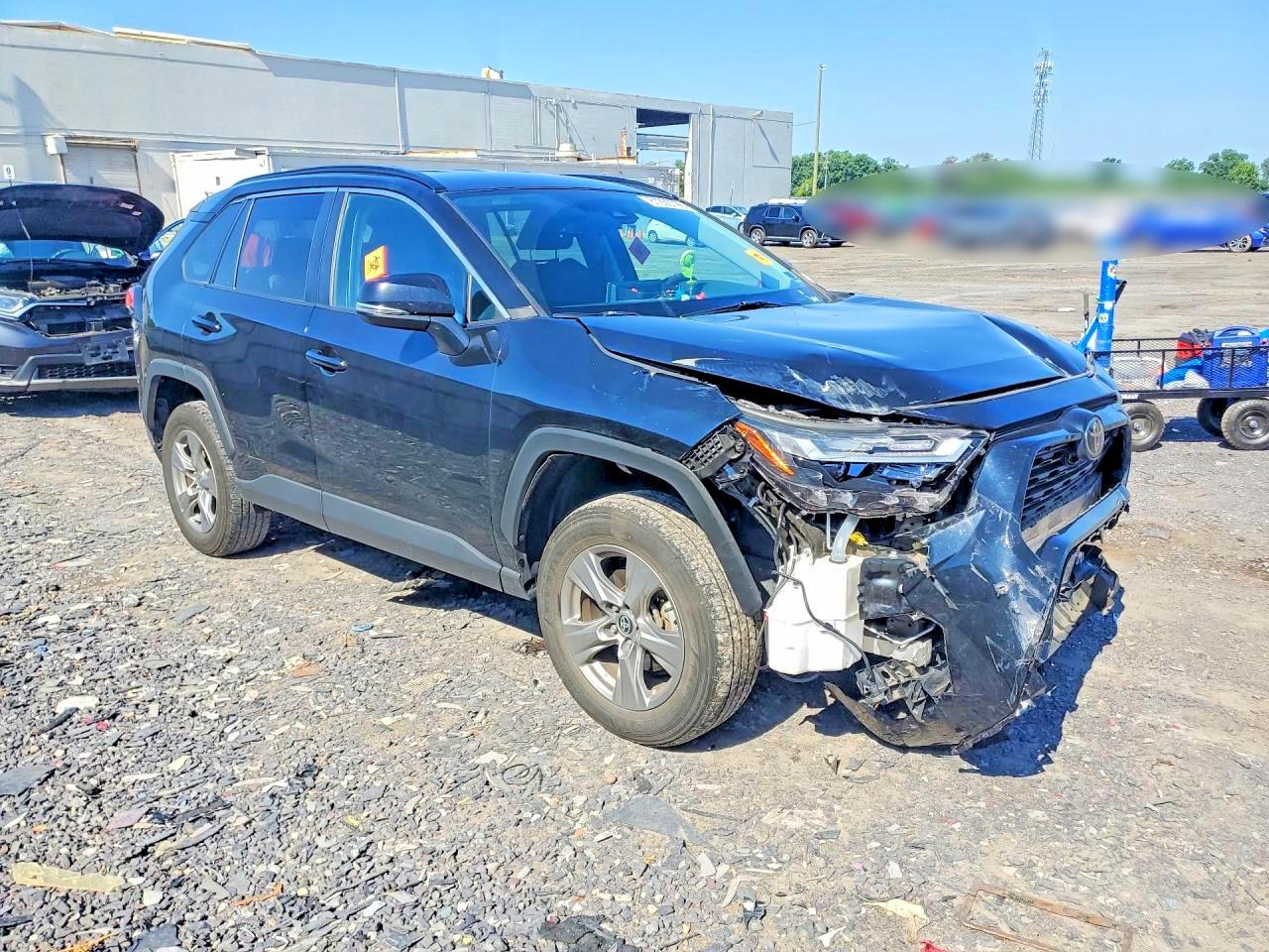 2024 TOYOTA RAV4 XLE — снимка 4