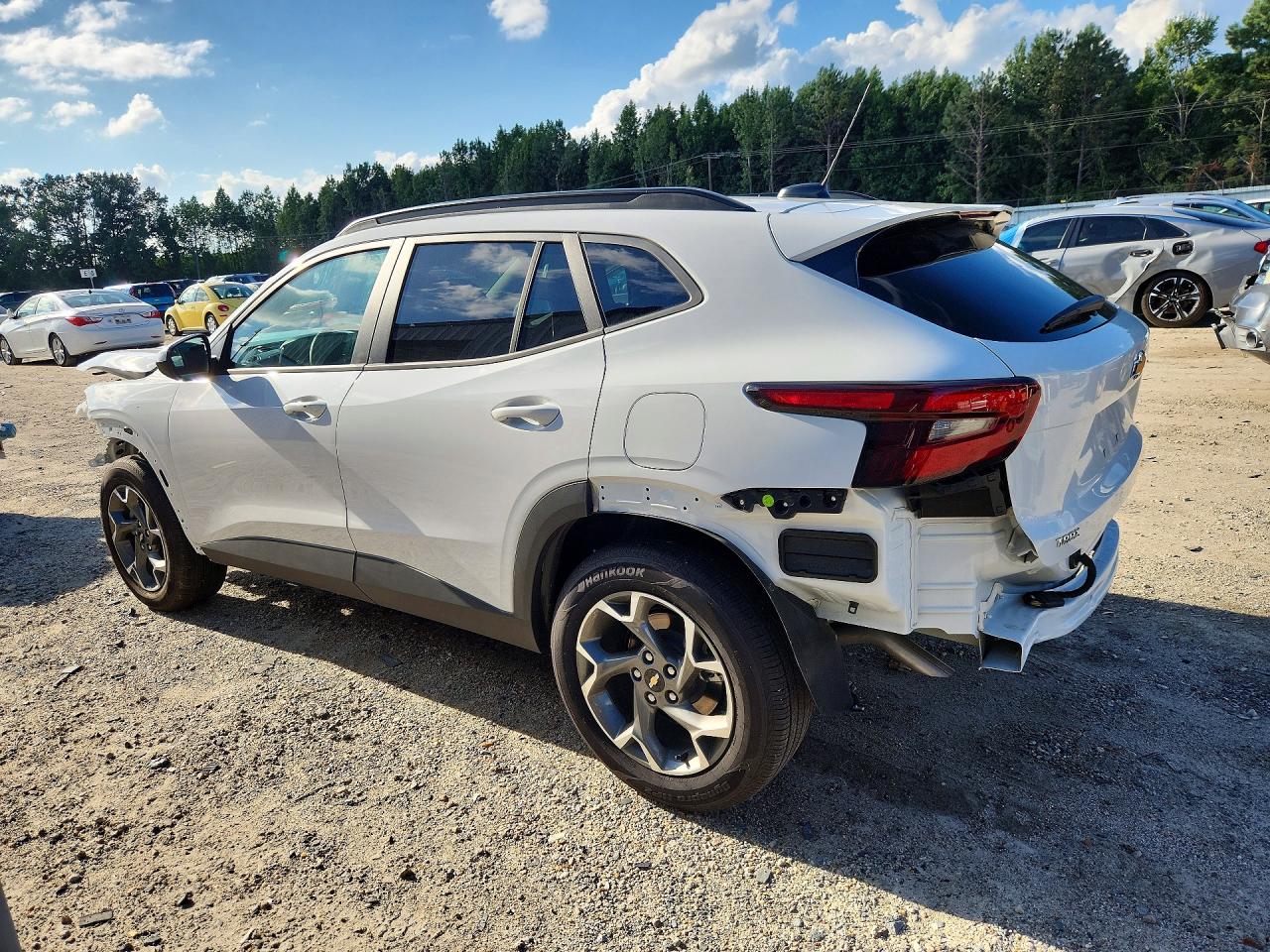 2026 CHEVROLET TRAX 1LT — снимка 2