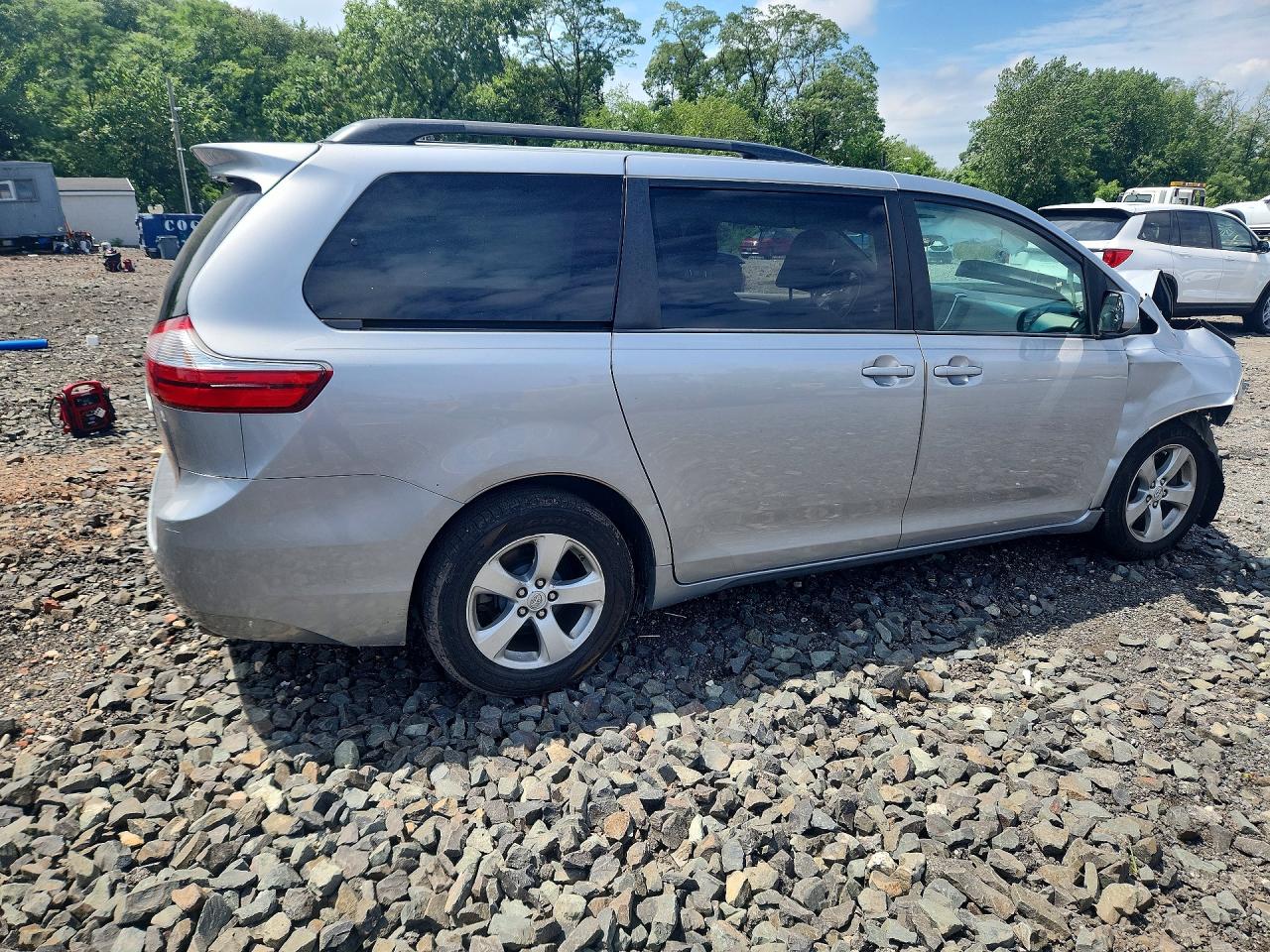 2015 TOYOTA SIENNA LE — снимка 3
