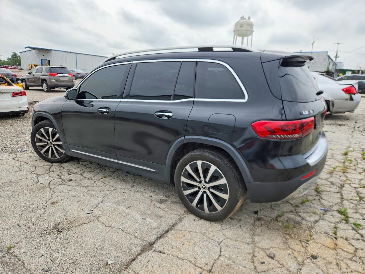 2021 MERCEDES-BENZ GLB 250 4MATIC — снимка 2